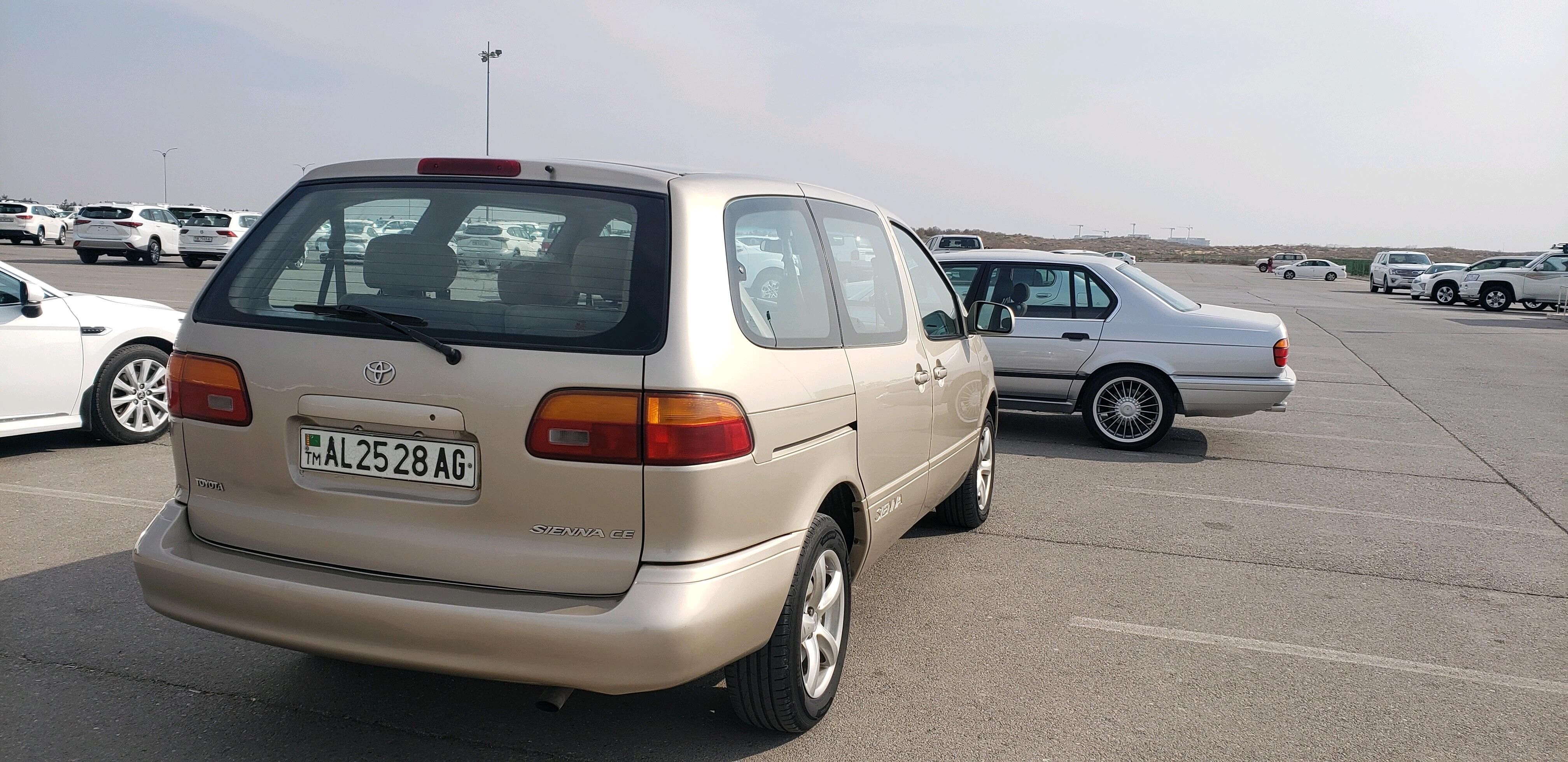 Toyota Sienna 2000 - 142 000 TMT - Aşgabat - img 3