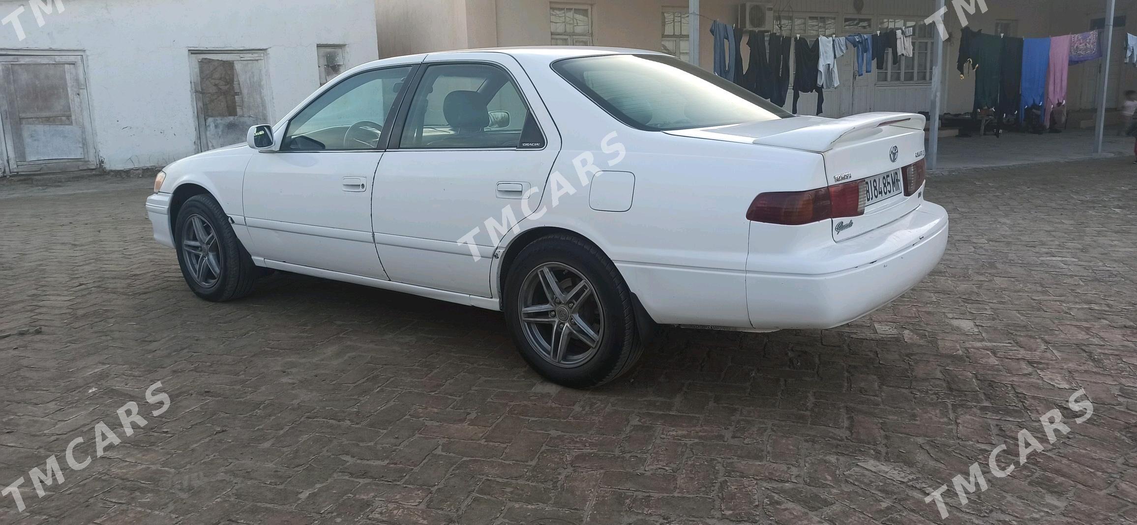 Toyota Camry 2000 - 115 000 TMT - Baýramaly - img 2