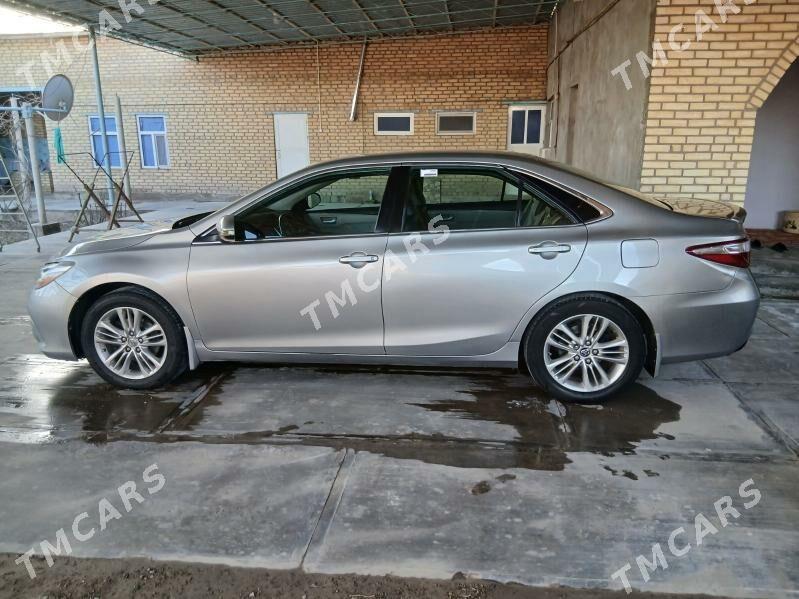 Toyota Camry 2015 - 260 000 TMT - Саят - img 5