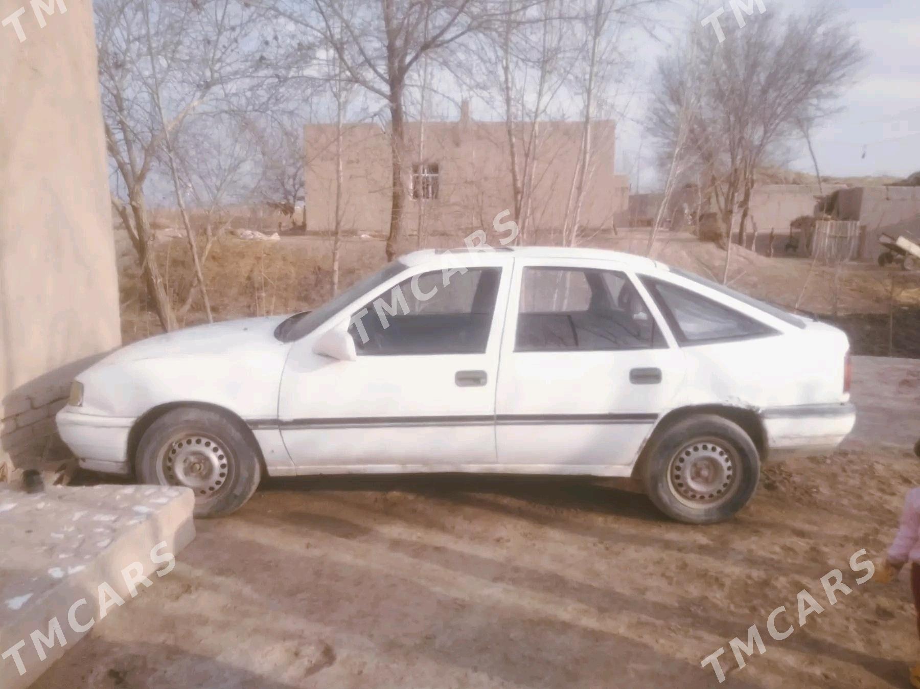 Opel Vectra 1990 - 22 000 TMT - Гурбансолтан Едже - img 4