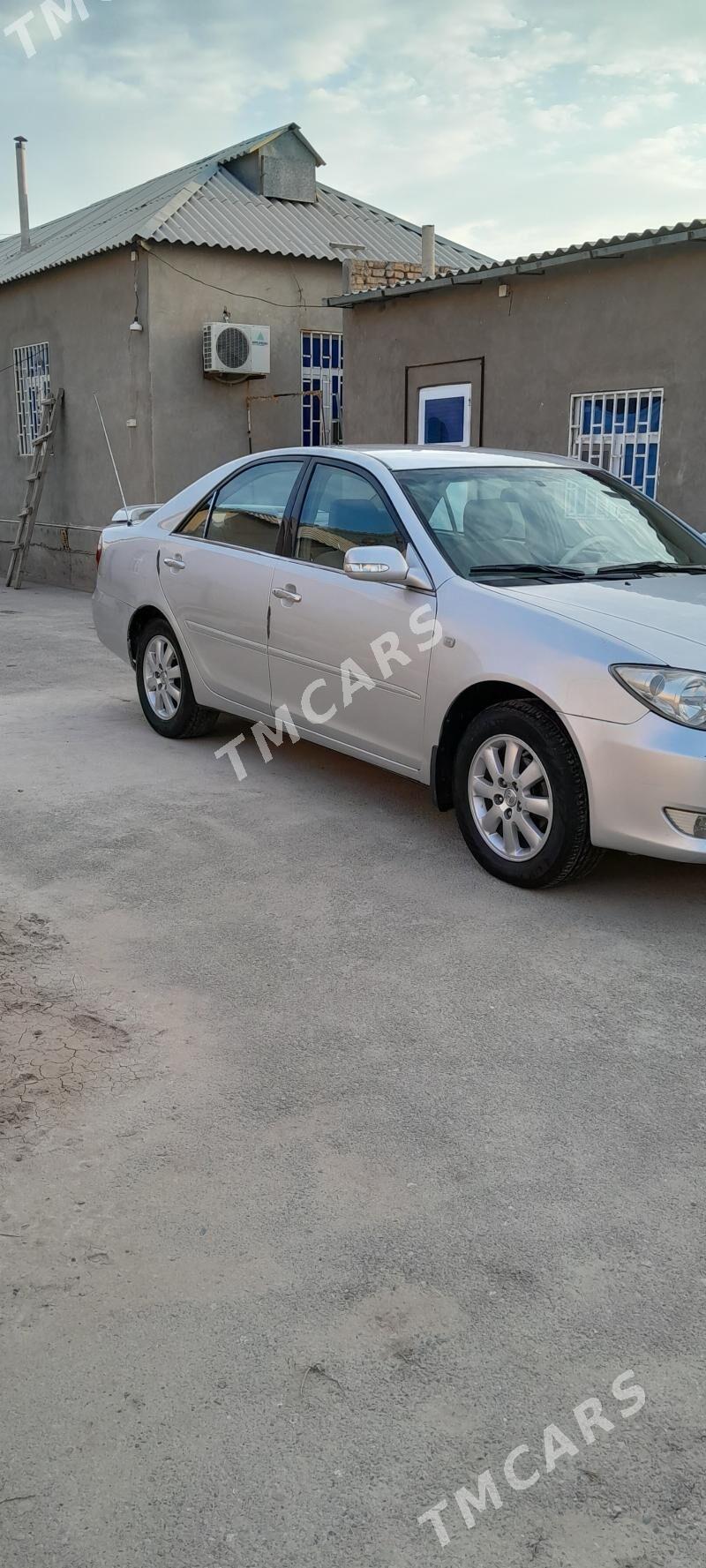 Toyota Camry 2004 - 130 000 TMT - Теджен - img 3