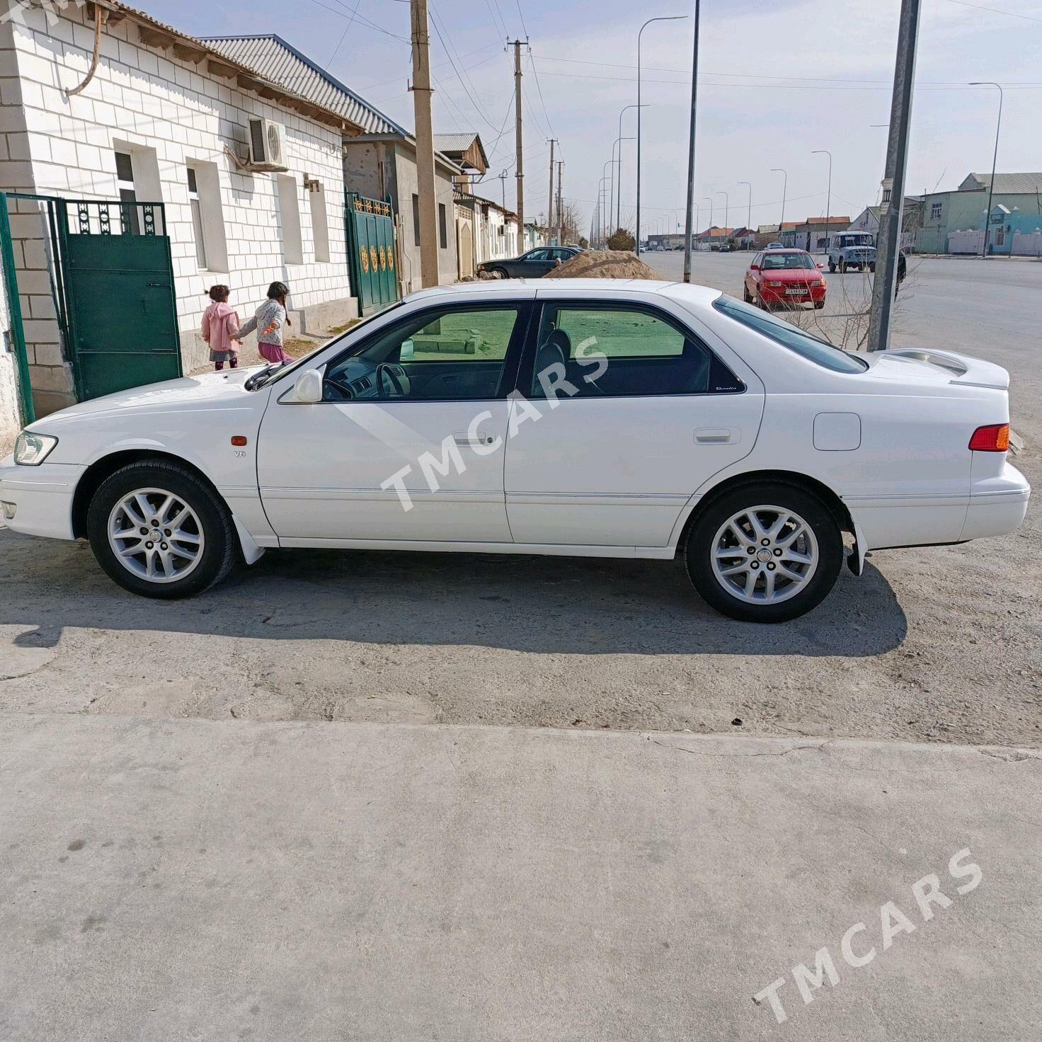 Toyota Camry 2000 - 150 000 TMT - Балканабат - img 4