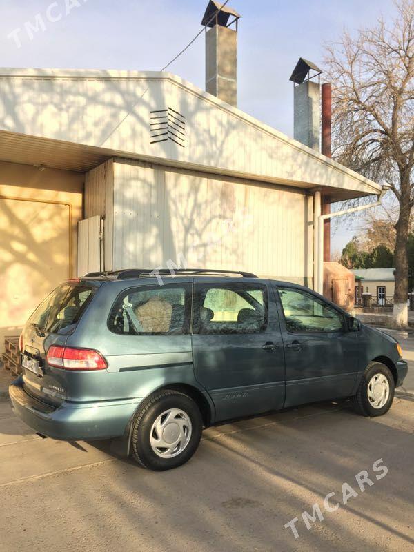 Toyota Sienna 2002 - 155 000 TMT - Мары - img 4