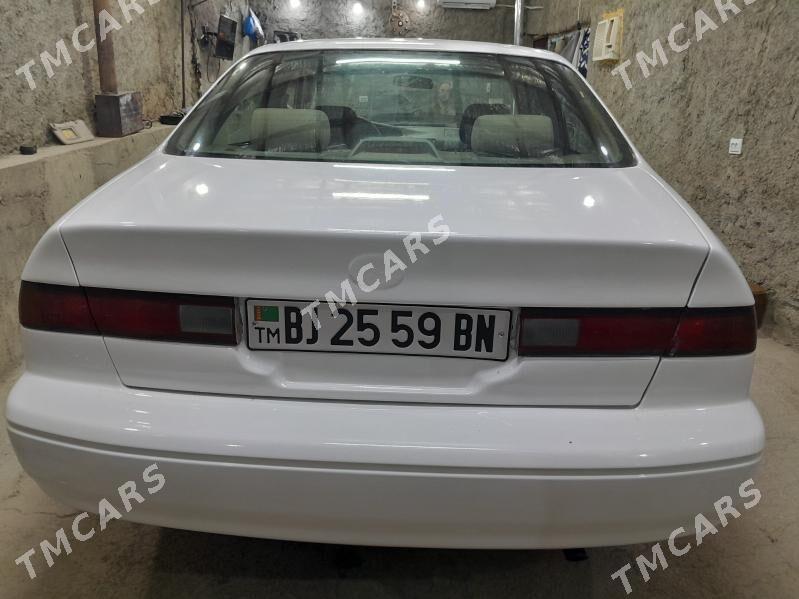 Toyota Camry 1997 - 100 000 TMT - Гызыларбат - img 3