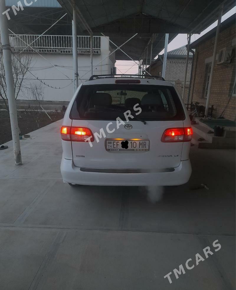 Toyota Sienna 2002 - 140 000 TMT - Sakarçäge - img 2