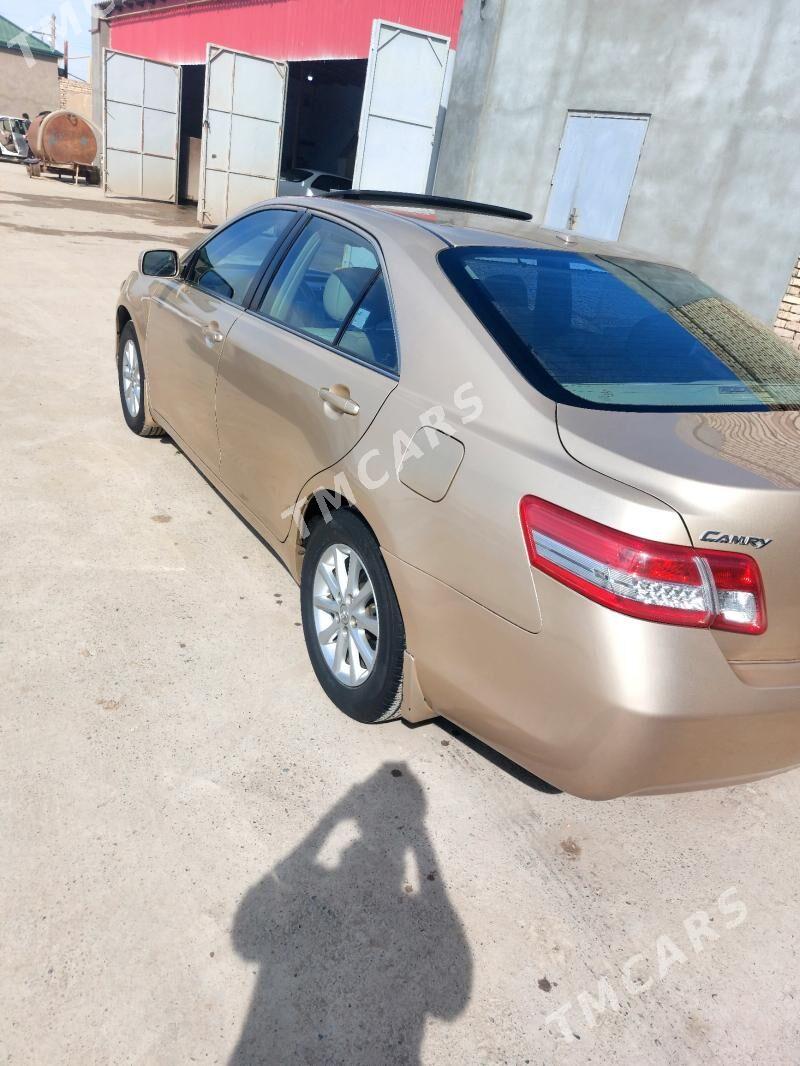 Toyota Camry 2011 - 190 000 TMT - Векильбазар - img 2