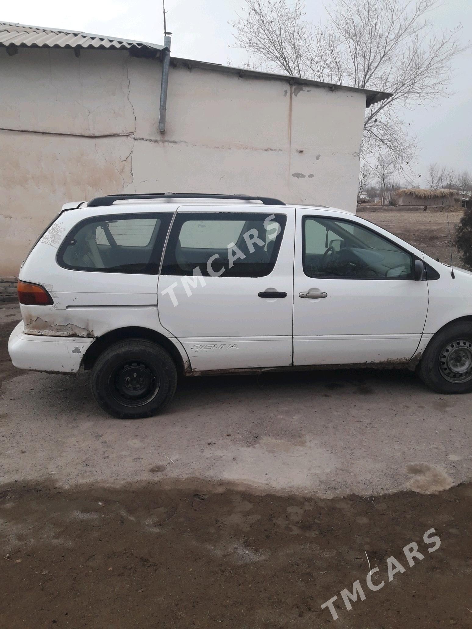 Toyota Sienna 1999 - 140 000 TMT - Губадаг - img 3