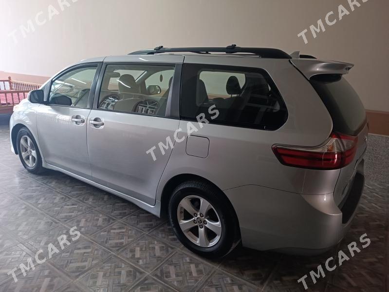 Toyota Sienna 2021 - 375 000 TMT - Türkmenabat - img 9