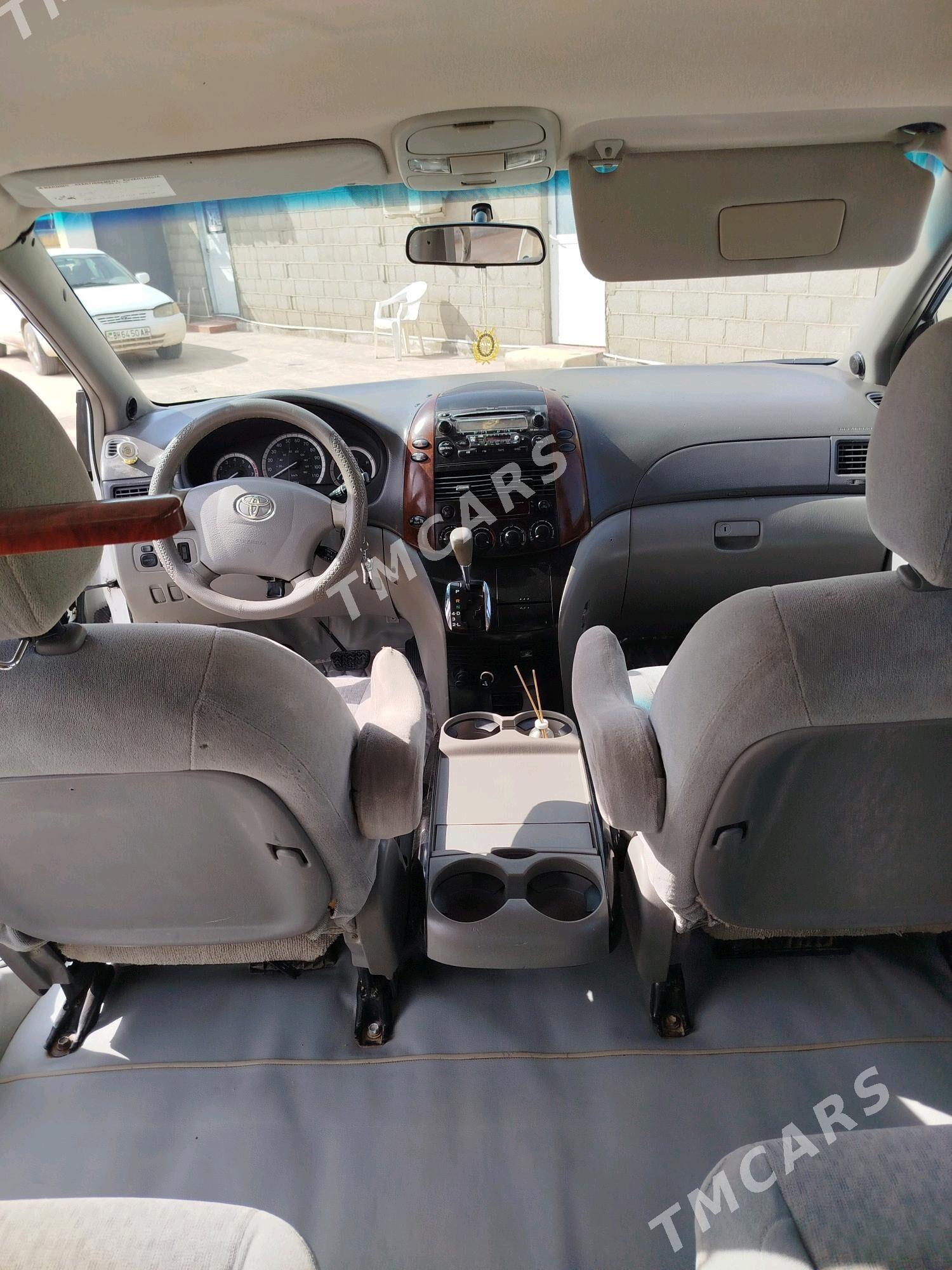 Toyota Sienna 2005 - 165 000 TMT - Бабадайхан - img 8