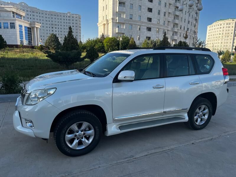 Toyota Land Cruiser Prado 2011 - 500 000 TMT - ул. Подвойского (Битарап Туркменистан шаёлы) - img 10