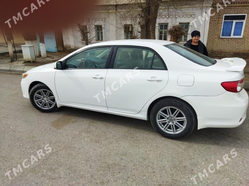 Toyota Corolla 2011 - 135 000 TMT - Туркменабат - img 3