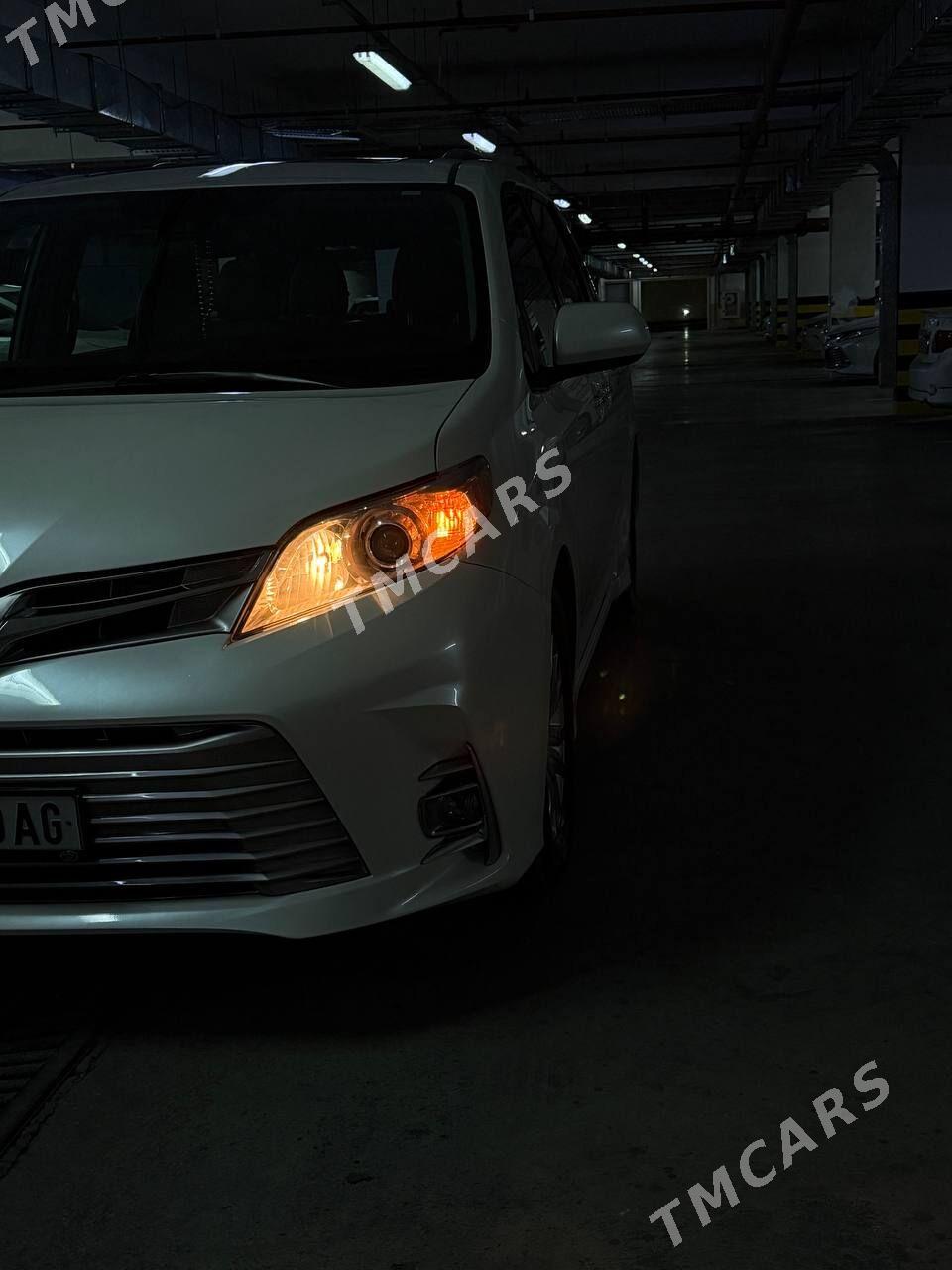 Toyota Sienna 2019 - 430 000 TMT - Ашхабад - img 5