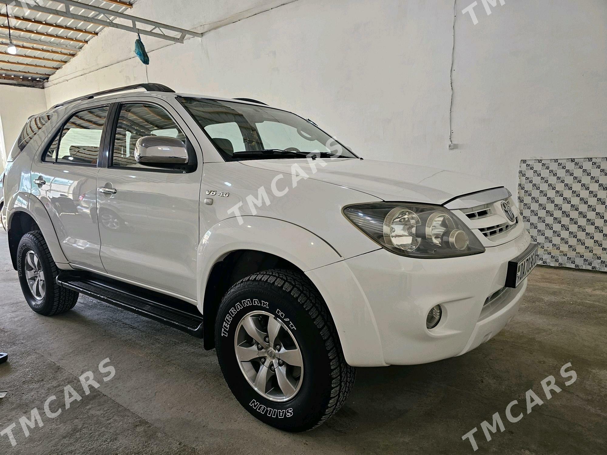 Toyota Fortuner 2008 - 380 000 TMT - Туркменабат - img 7