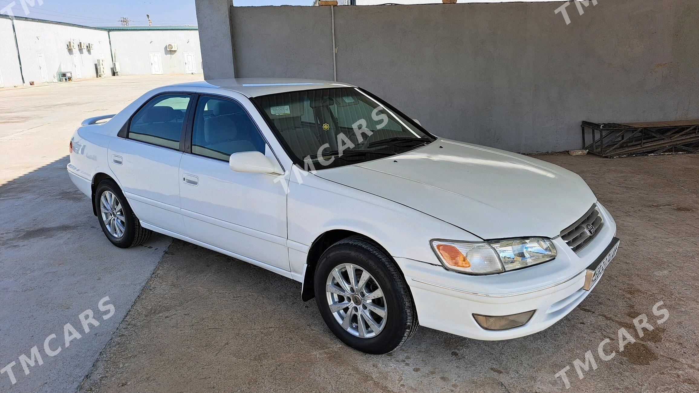 Toyota Camry 2001 - 106 000 TMT - Теджен - img 8