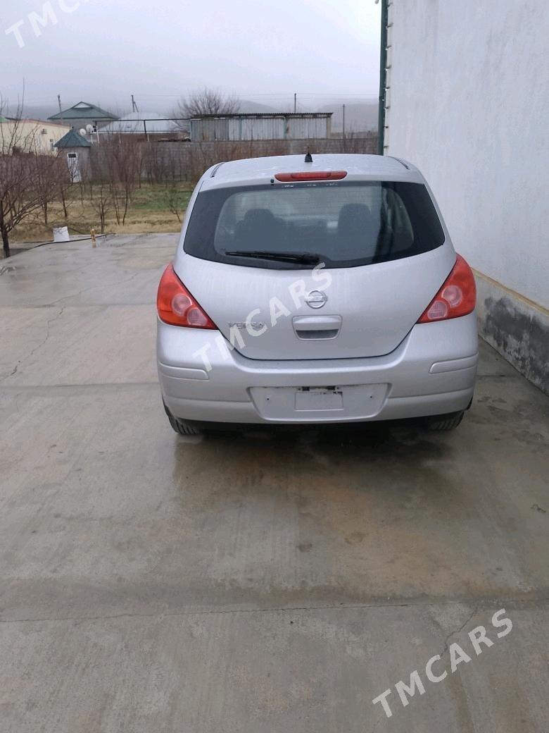 Nissan Versa 2010 - 115 000 TMT - Kaka - img 3