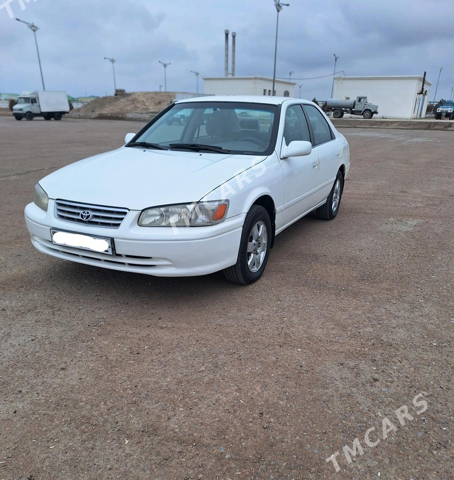 Toyota Camry 2000 - 130 000 TMT - Гурбансолтан Едже - img 3