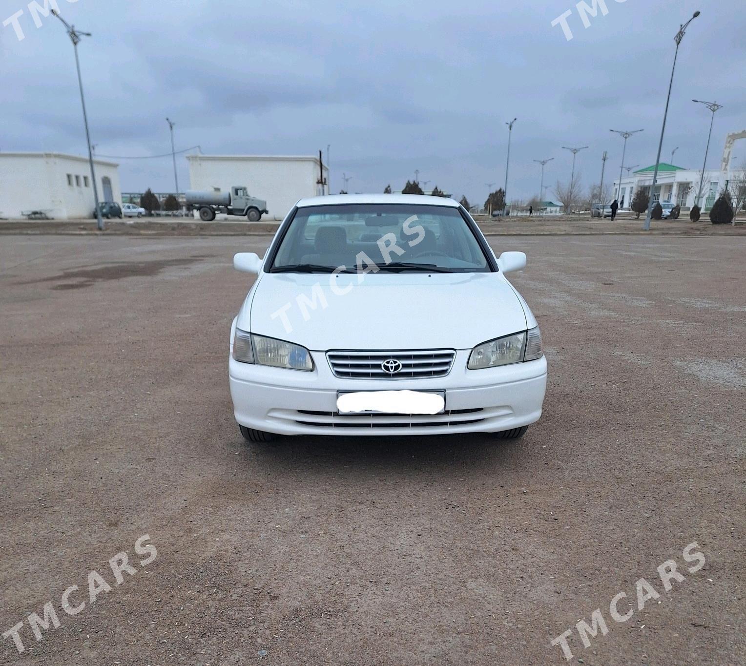 Toyota Camry 2000 - 130 000 TMT - Гурбансолтан Едже - img 2