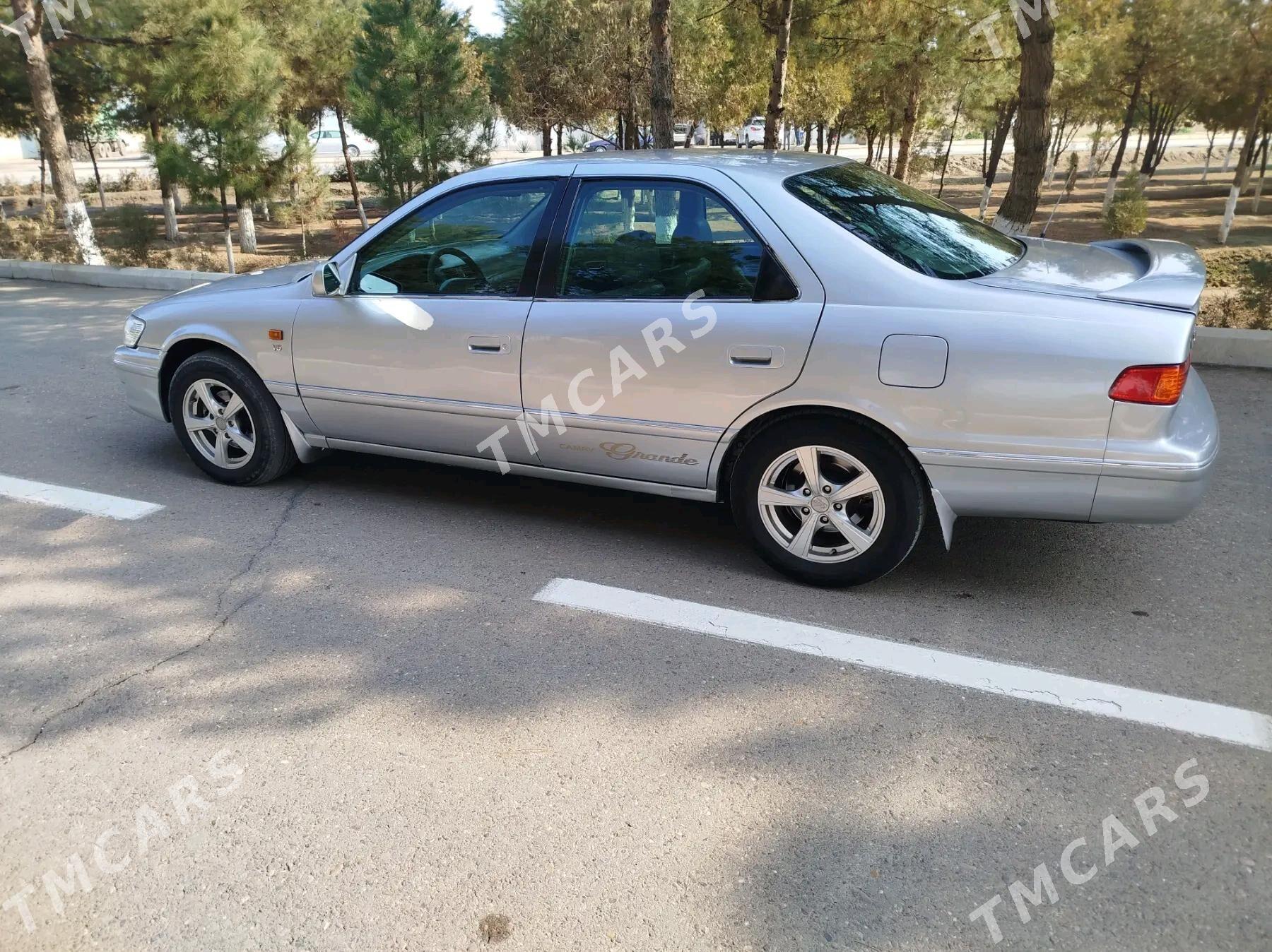 Toyota Camry 2001 - 135 000 TMT - Мары - img 2