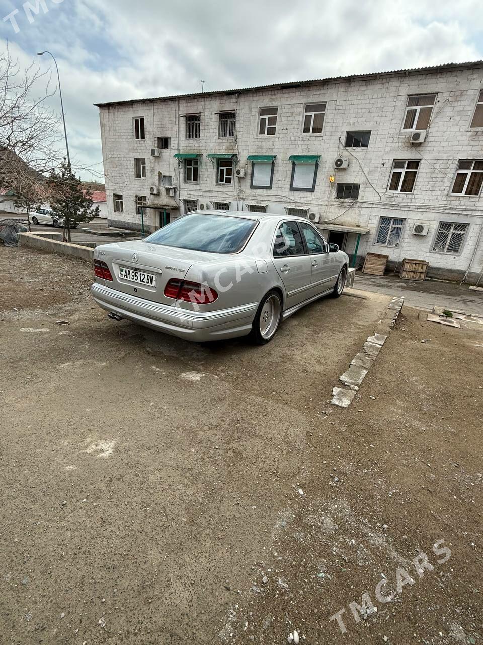 Mercedes-Benz E-Class 2001 - 190 000 TMT - Туркменбаши - img 4