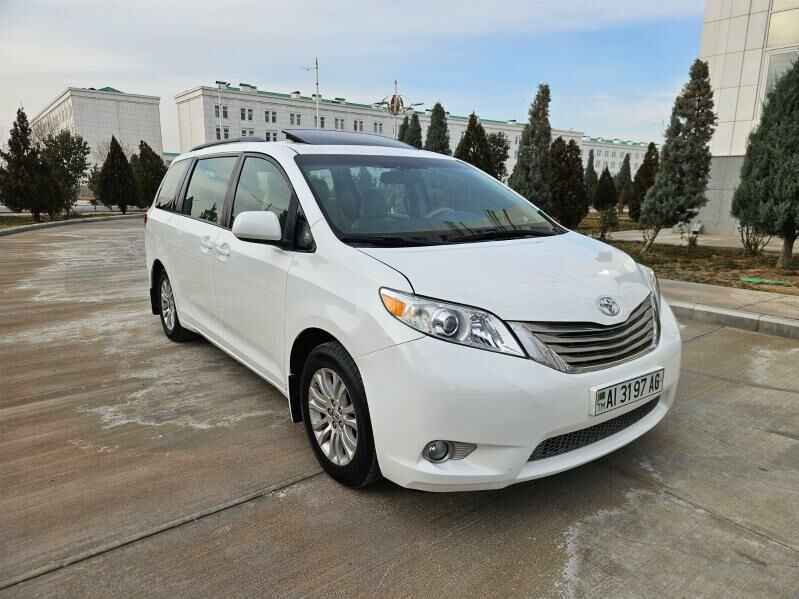 Toyota Sienna 2010 - 275 000 TMT - Aşgabat - img 4