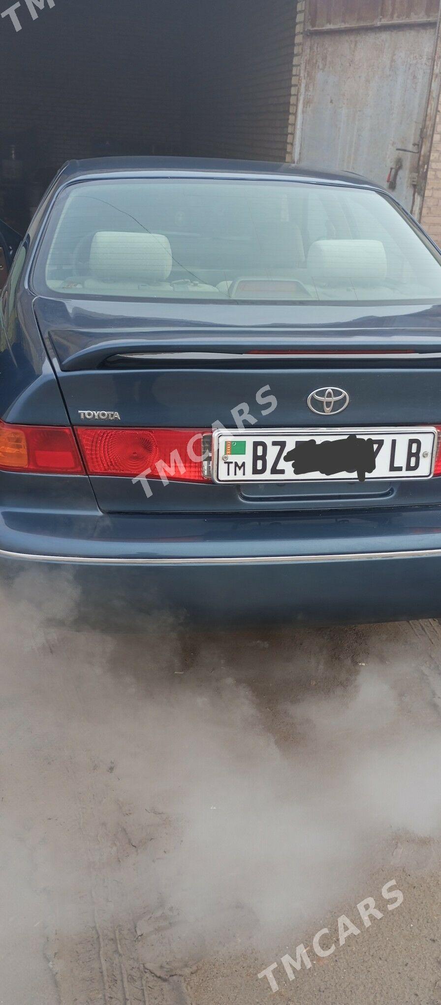 Toyota Camry 2001 - 137 000 TMT - Çärjew - img 3