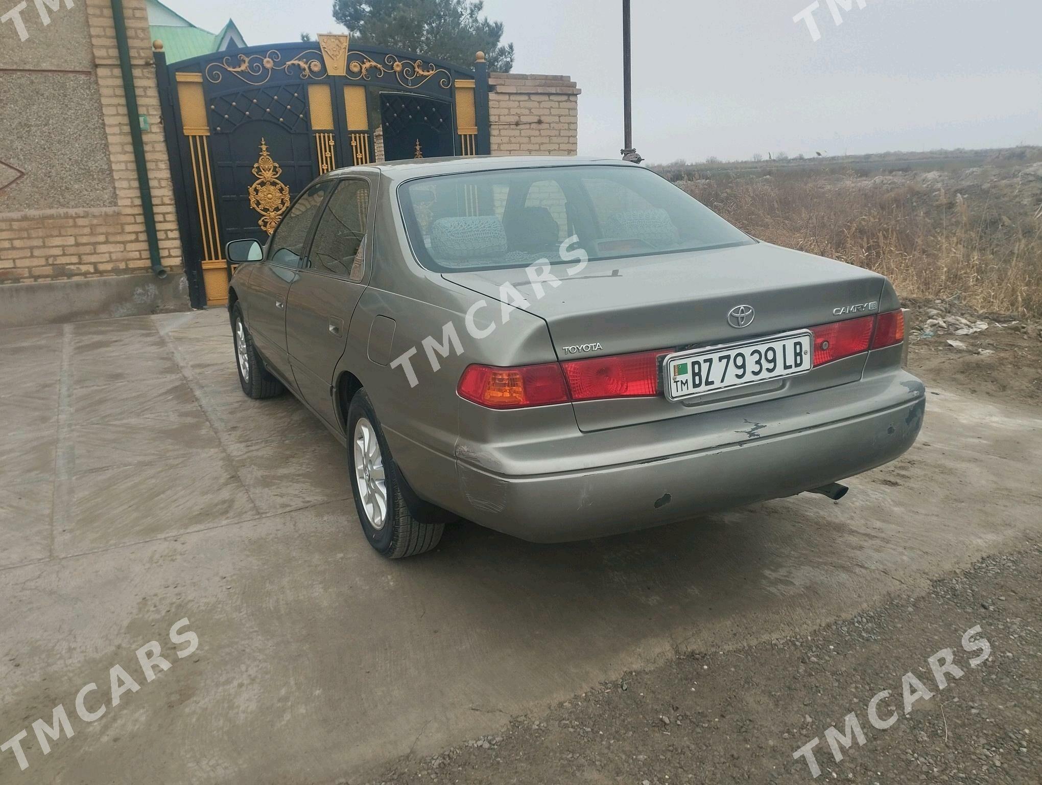 Toyota Camry 2001 - 120 000 TMT - Çärjew - img 4