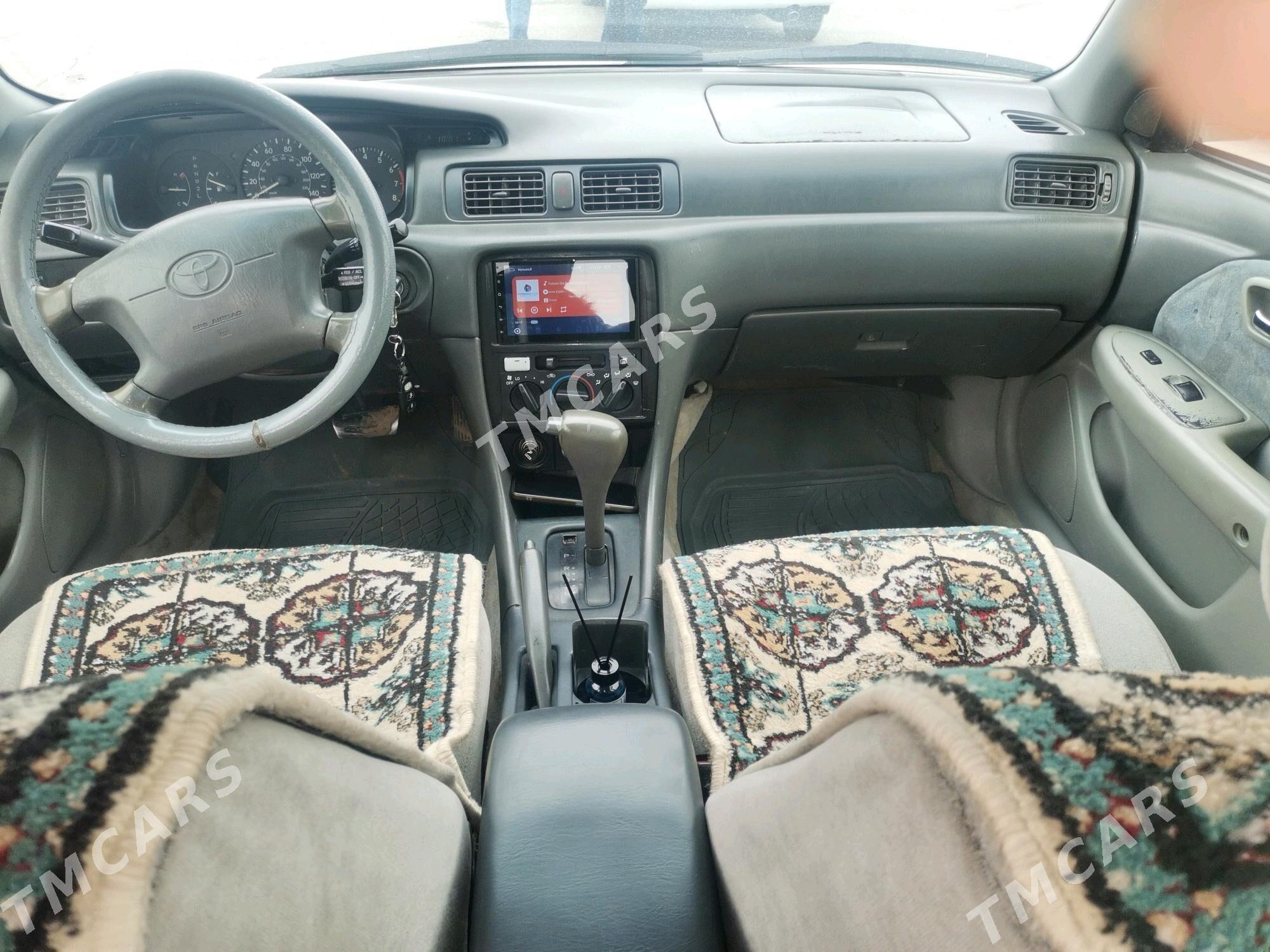 Toyota Camry 1998 - 110 000 TMT - Çärjew - img 3