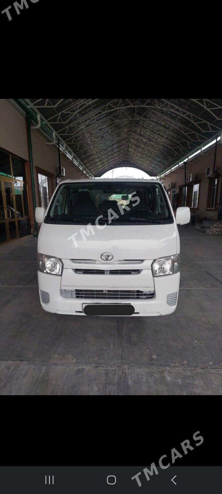 Toyota Hiace 2017 - 360 000 TMT - Büzmeýin - img 4