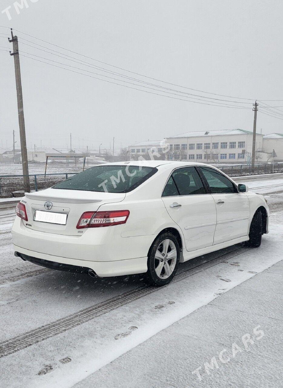 Toyota Camry 2011 - 230 000 TMT - Дашогуз - img 3