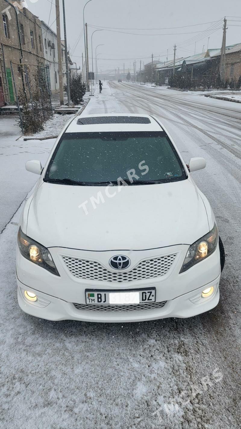 Toyota Camry 2011 - 230 000 TMT - Дашогуз - img 4