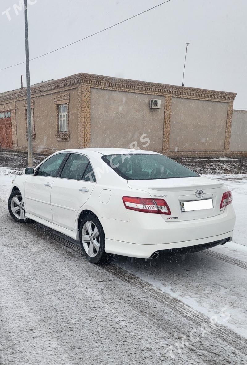 Toyota Camry 2011 - 230 000 TMT - Дашогуз - img 6