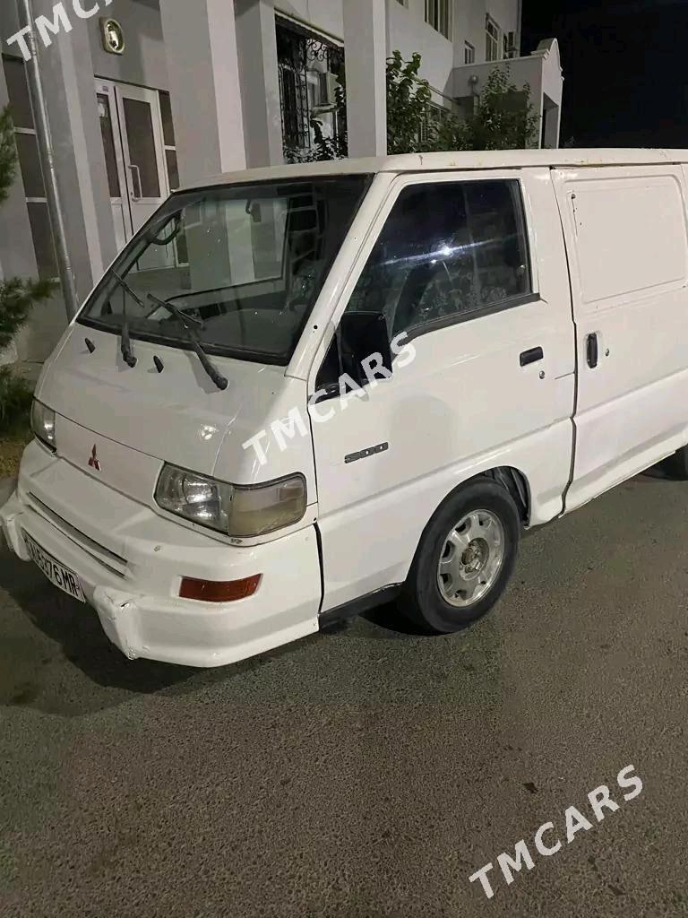 Toyota Hiace 2004 - 37 000 TMT - Мары - img 2