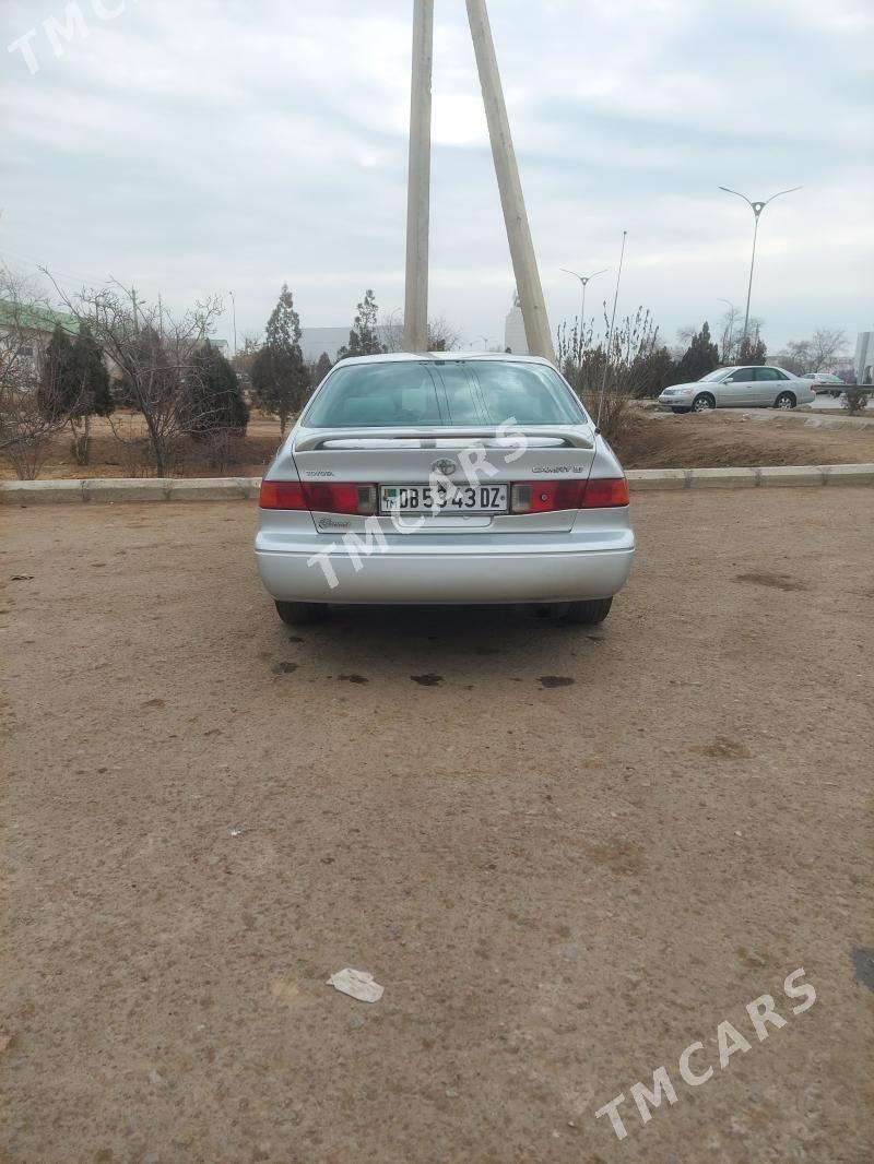 Toyota Camry 2001 - 115 000 TMT - Дашогуз - img 4