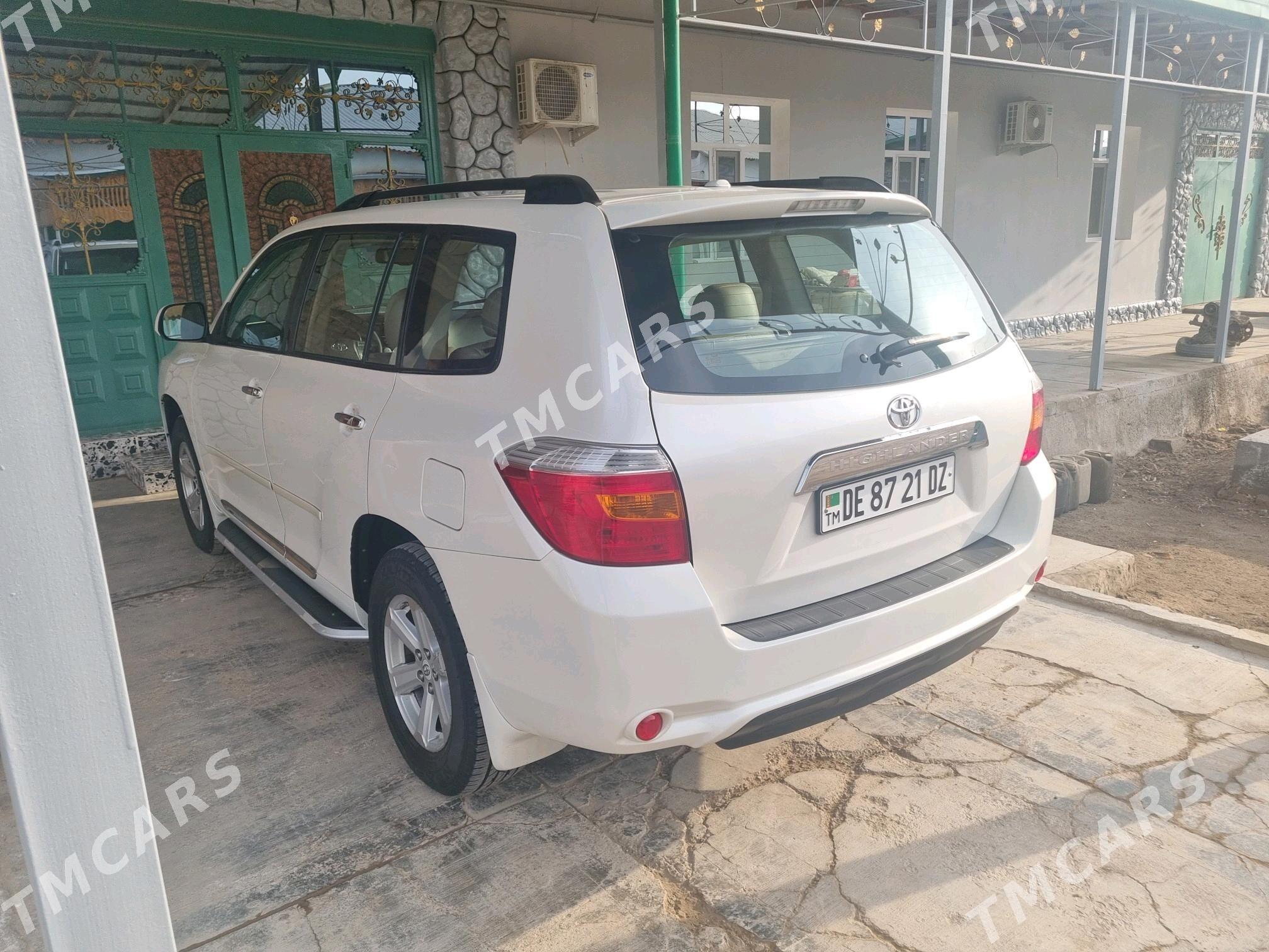 Toyota Highlander 2010 - 280 000 TMT - Гурбансолтан Едже - img 2