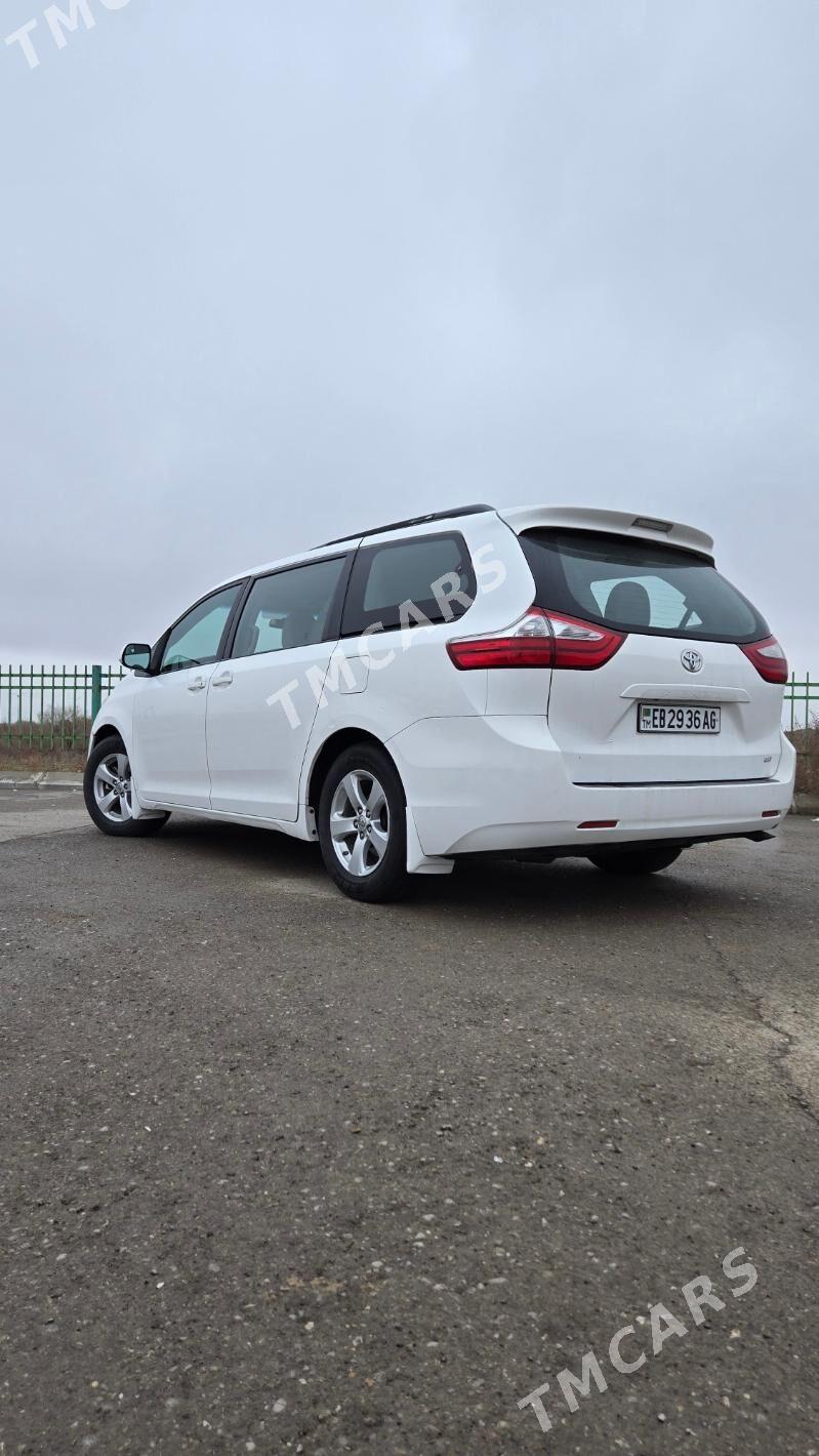 Toyota Sienna 2015 - 320 000 TMT - Ашхабад - img 2