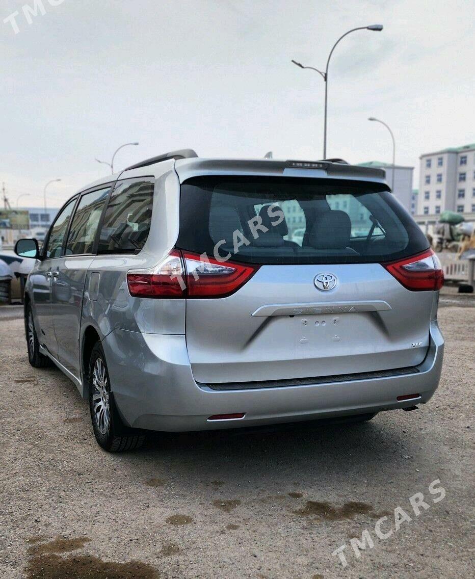 Toyota Sienna 2017 - 350 000 TMT - Гурбансолтан Едже - img 2