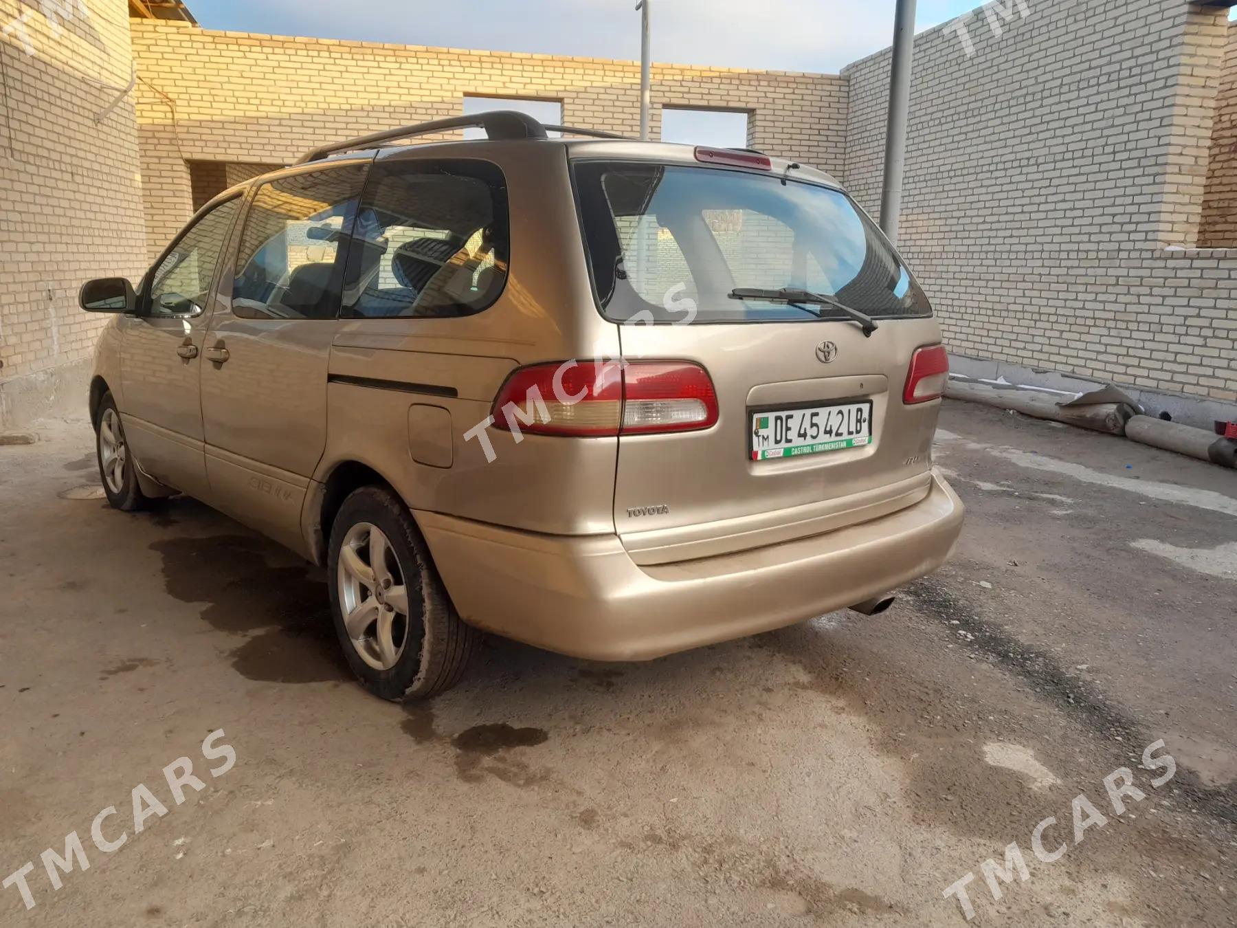 Toyota Sienna 2001 - 130 000 TMT - Сакар - img 5