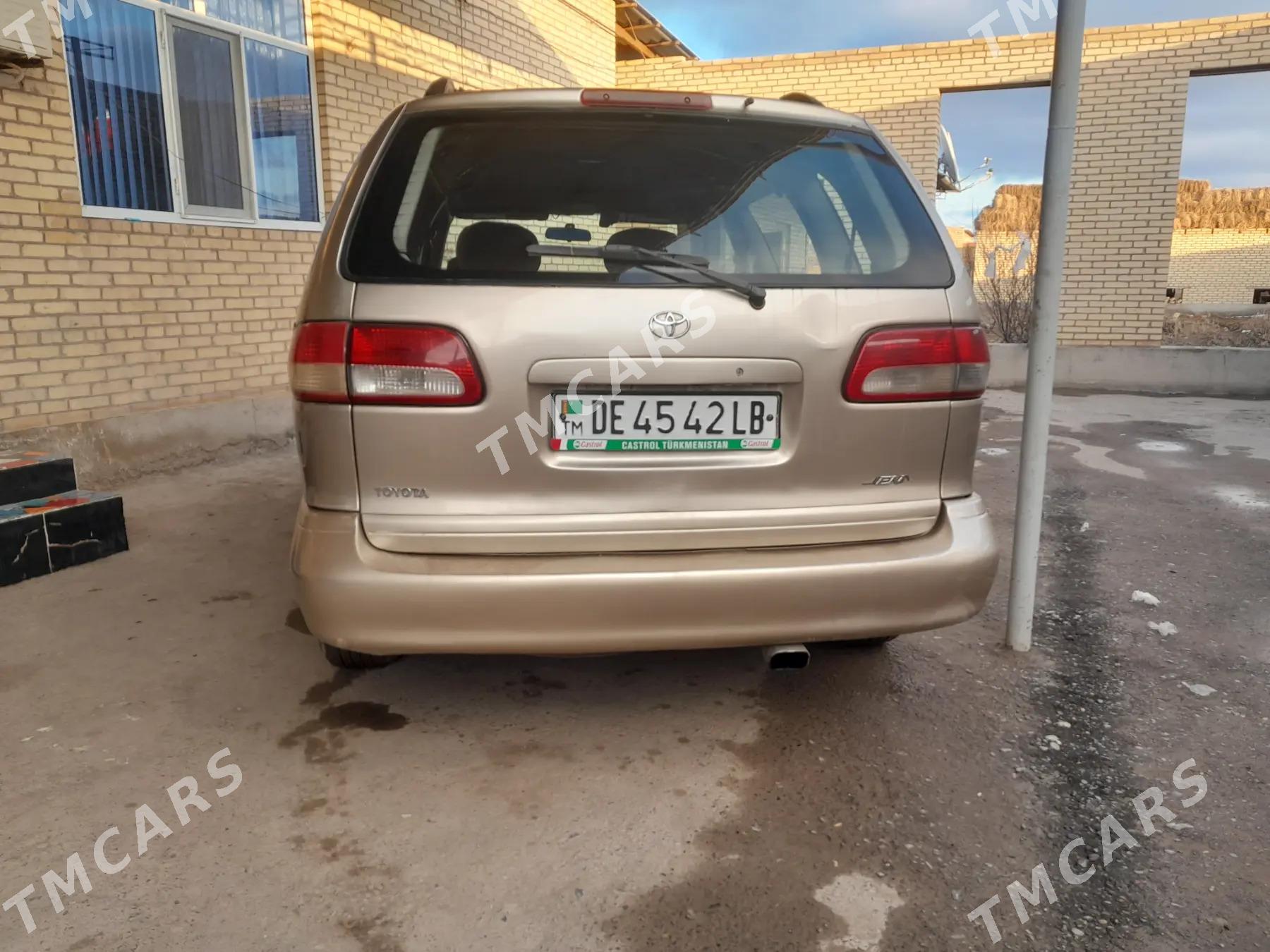 Toyota Sienna 2001 - 130 000 TMT - Сакар - img 2