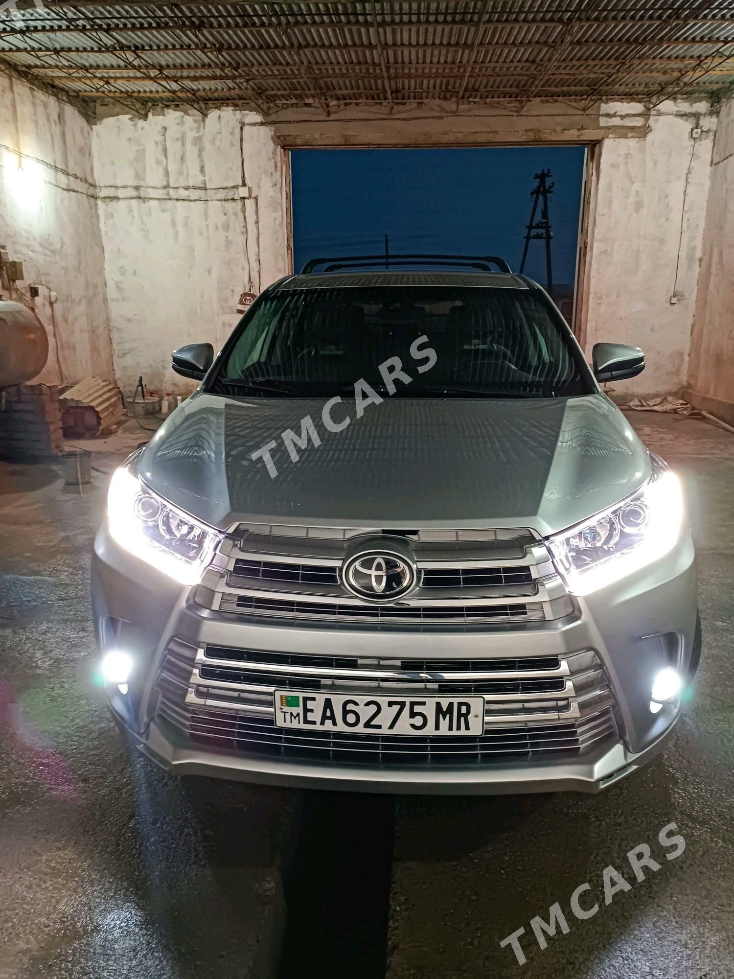 Toyota Highlander 2018 - 400 000 TMT - Байрамали - img 7