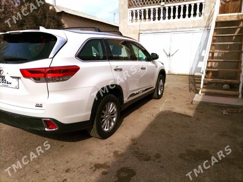 Toyota Highlander 2019 - 450 000 TMT - Кёнеургенч - img 5