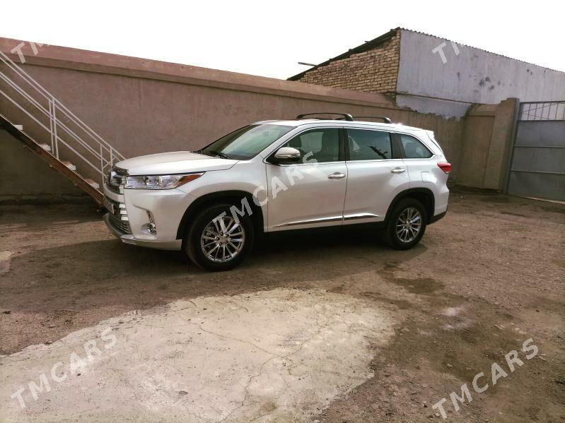 Toyota Highlander 2019 - 450 000 TMT - Кёнеургенч - img 7