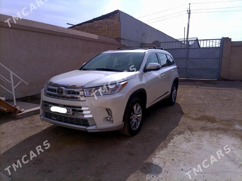 Toyota Highlander 2019 - 450 000 TMT - Кёнеургенч - img 6