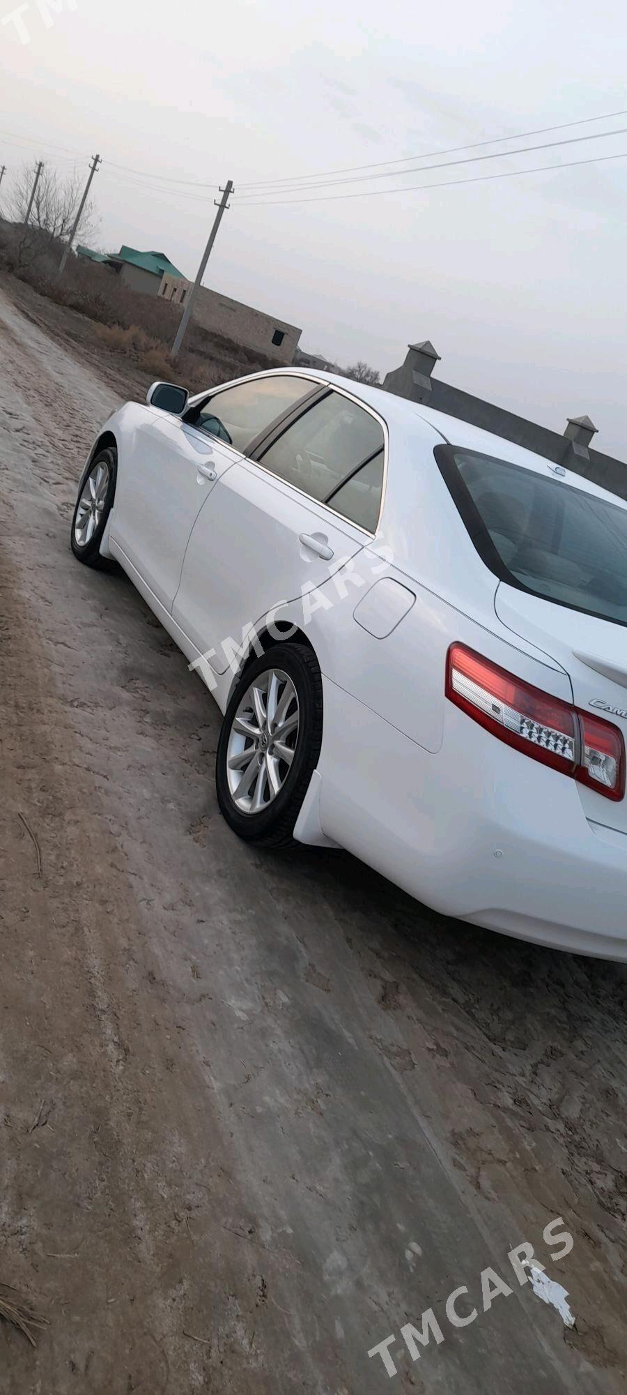 Toyota Camry 2010 - 170 000 TMT - Гурбансолтан Едже - img 4