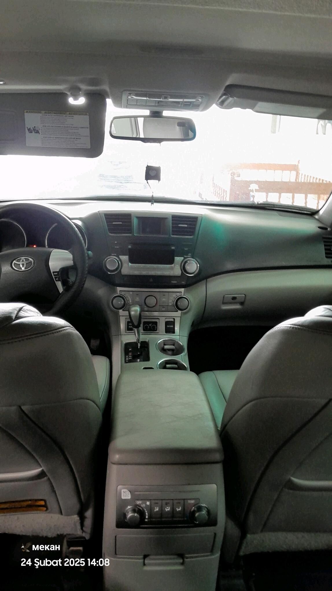 Toyota Highlander 2011 - 320 000 TMT - Гурбансолтан Едже - img 7