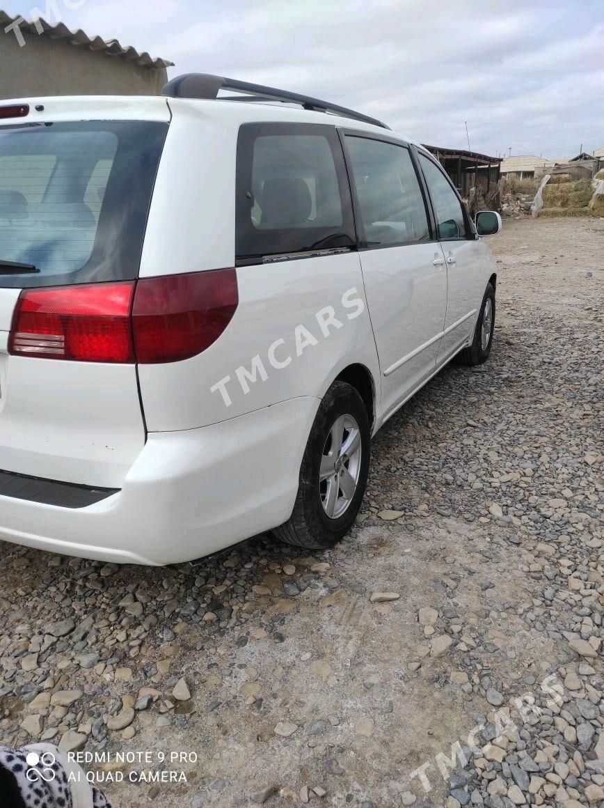 Toyota Sienna 2004 - 165 000 TMT - Бабадайхан - img 3