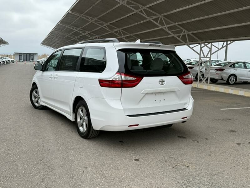 Toyota Sienna 2019 - 470 000 TMT - Aşgabat - img 5