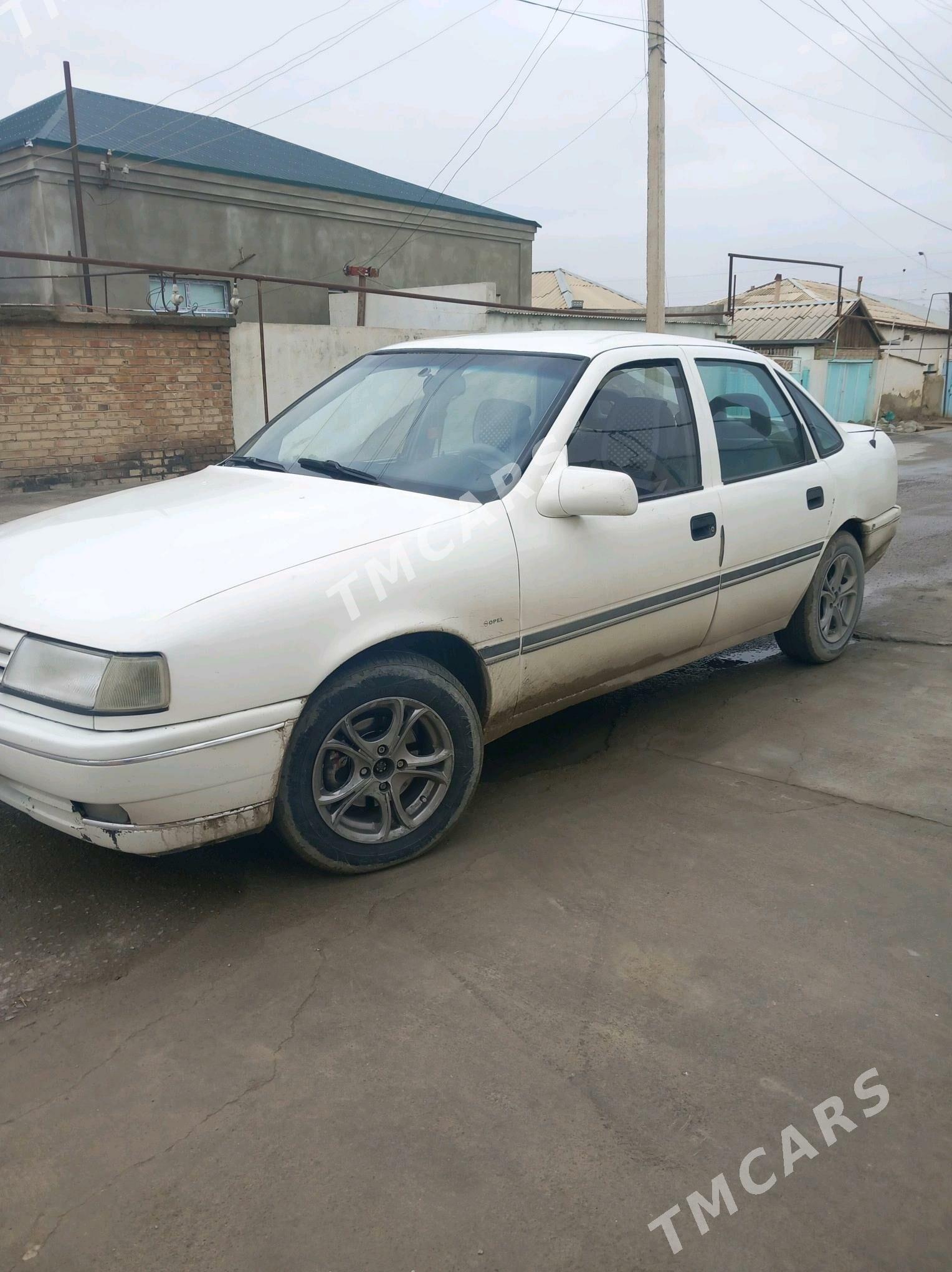 Opel Vectra 1989 - 33 000 TMT - Бахарден - img 5