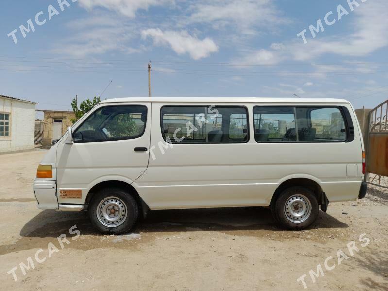 Toyota Hiace 2004 - 140 000 TMT - Этрек - img 3