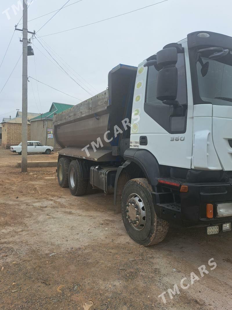 Iveco Trakker 2009 - 550 000 TMT - Aşgabat - img 2