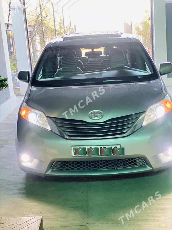 Toyota Sienna 2016 - 355 000 TMT - Багир - img 2